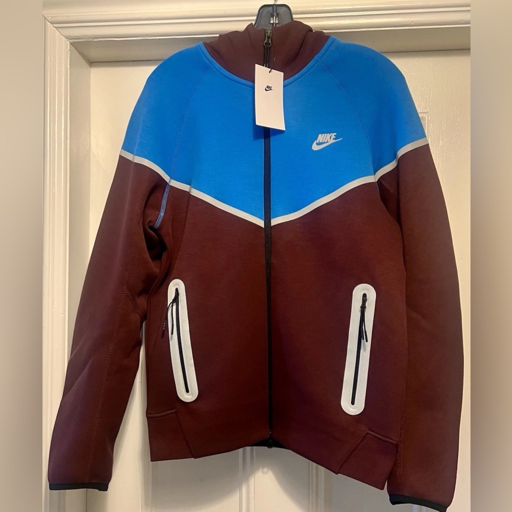 Authentic Nike Sportswear Tech Fleece reflective hoodie Full zip Burgundy